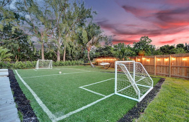 7 Br Home with Pool Gameroom & Soccer - Foto 26