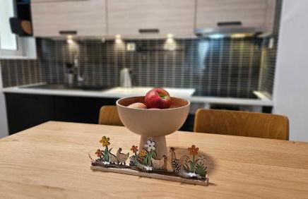 Heart of Faliro 2BR 5m Walk to Beach - Newly Renovated - Foto 9