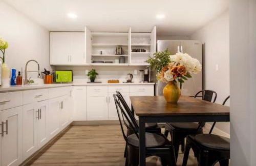 Modern Cozy Bright 2BR Lower Unit w private entry - Foto 10