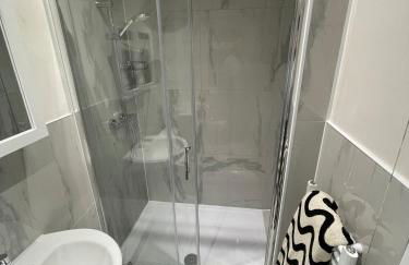 Fully Refurbished 3 Bed House - Dartford - Photo 13