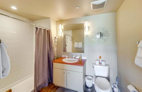 Walk to the Lake Chelan Condo with Mtn Views! - Foto 14