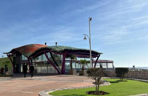 Espectacular apartamento junto al mar, con piscina en Málaga - Photo 34