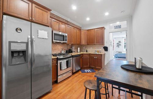 Large Home - Great Location - 15 Minutes to NYC - Foto 20