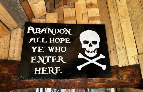 Coed Y Ddraig - themed 3 bedroom cottage, with bar & pool table - Photo 25