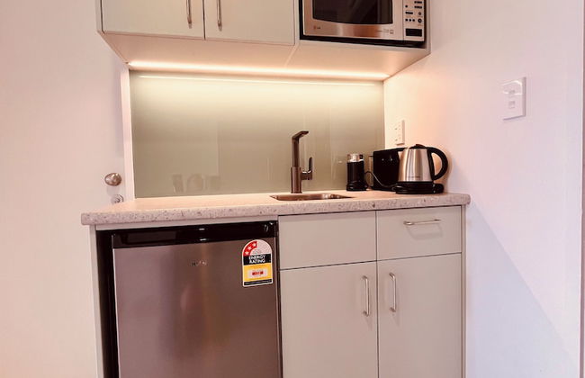 Watermark Studio Apartments - Photo 9