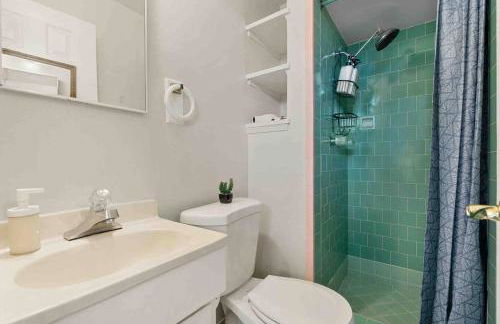 Mid Century Garden View Home Parking - Foto 22