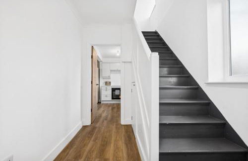 Bude Road Cosy and Modern Retreat Transport Link 4 BR By AltoLuxo Short Lets & Serviced Accommodation - Foto 28