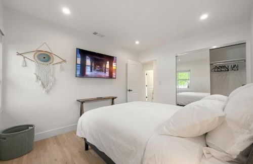 Lake Balboa Hideaway - Photo 34