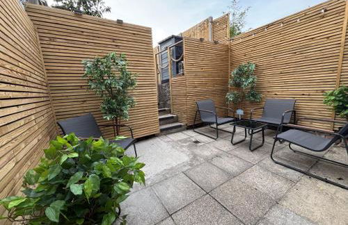 Sleeps 7 Beaches, restaurants, buses, nearby! - Photo 13