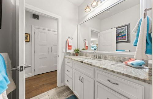 Modern OKC Retreat Half Mile to Plaza District - Foto 36