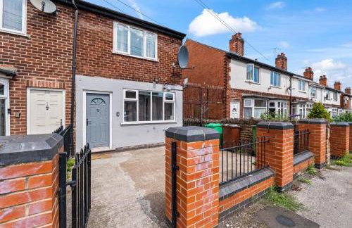 CityBuzz 4 Bedroom House in Nottingham Sleep 7 - Foto 6