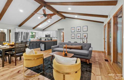 MCM Lakehouse - Direct Lake Access - Sleeps 8 - Foto 18