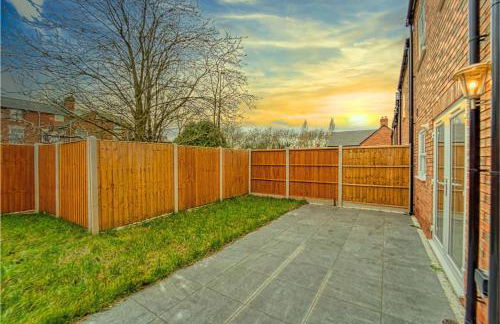 3 Bed House with Office Space in Coventry, by ARP Homes, Central, Driveway & Garage, Garden, Ideal for Contractors, Families & Long stays - Foto 21