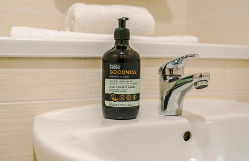 Stylish 2 Bed Apt by Royal Albert Dock & M&S Arena - Foto 15