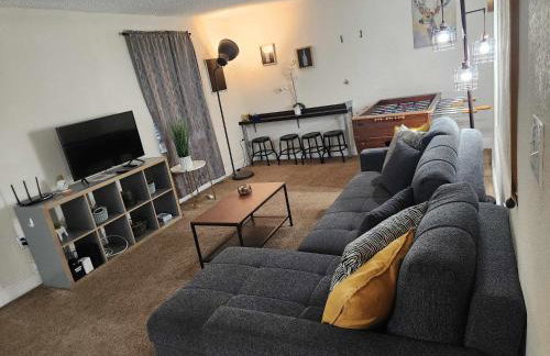 Beautiful 2-Bedroom Condo Near Universal and other Orlando Attractions, King Bed & Wi-Fi - Foto 2