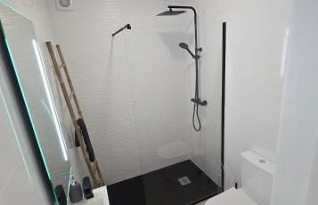 Inside The Sea - Photo 8