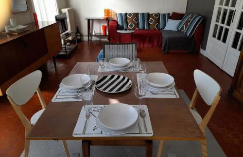 Les 7 balcons, Comédie-Corum-Gare, Parking, Spacieux Lumineux Haussmannien - Foto 8