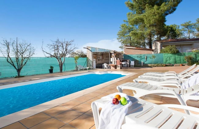 Alonso in Vidreres With 4 Bedrooms and 1 Bathrooms - Photo 2