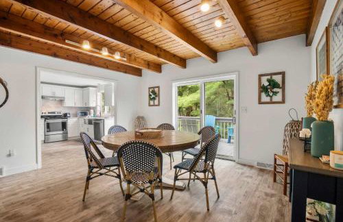 Pond Front Home w Game Room Dog Friendly - Foto 12