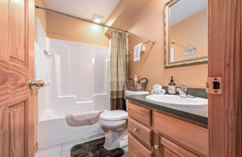 Relax & Explore Waterfront Crawford Lake Cottage 4878 - Foto 17