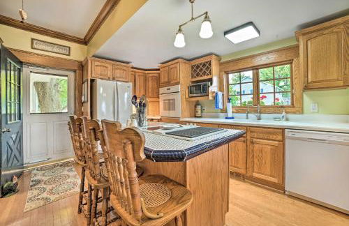 Elegant 1905 Home Steps to Torch Lake and Dtwn - Foto 8