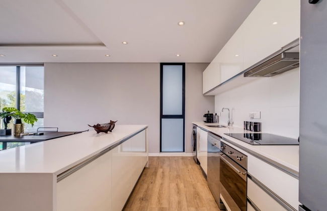 Urban Chic Apartment Close to Waterfront Warwick - Photo 7