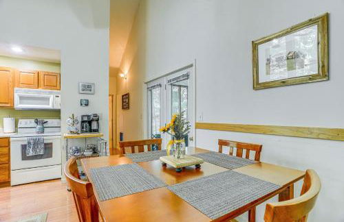 Cabin with Deck and Screened-In Porch in New Market! - Foto 10