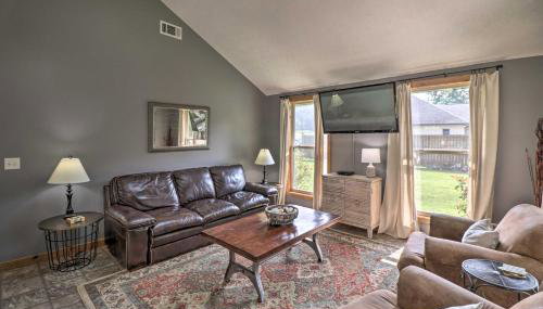 Mountain Home Cottage with Deck on White River! - Foto 3