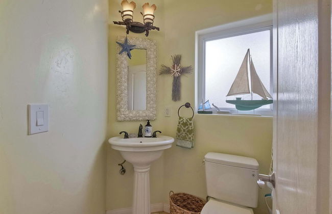 South Pacific Walk to Beach! - Foto 19