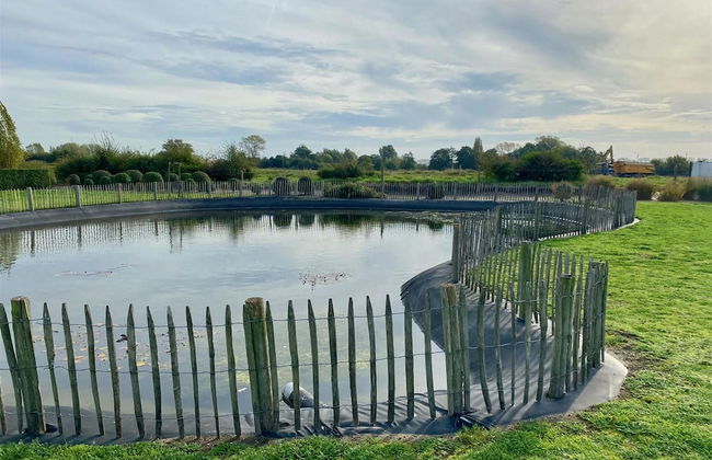 Stylish Westende Getaway - Photo 23