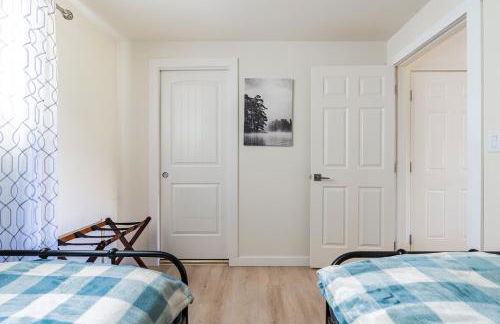 1400sf Cozy Retreat with Sound View, Garden & Privacy - Foto 32