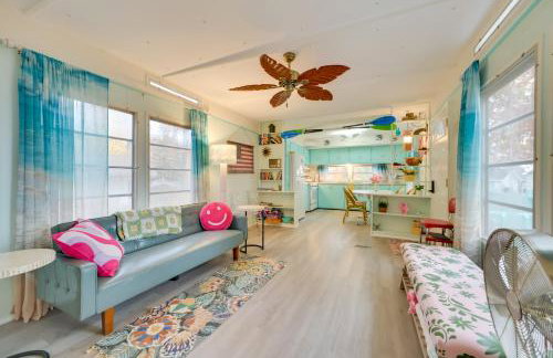 12 Mi to Skiing Manistee Lake Cottage with Fire Pit - Foto 1