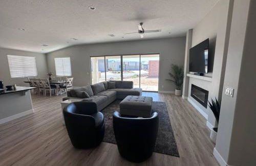 4BR Oasis - Pool and Spa - Near Golf and Casinos - Foto 4