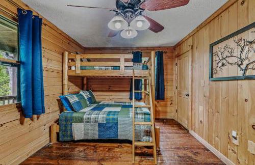 Seventh Heaven - Hot Tub, Pet Friendly, Grill, Wifi, Deck, Covered Porch, Family Friendly, Kid's Loft, King Bed - Foto 32