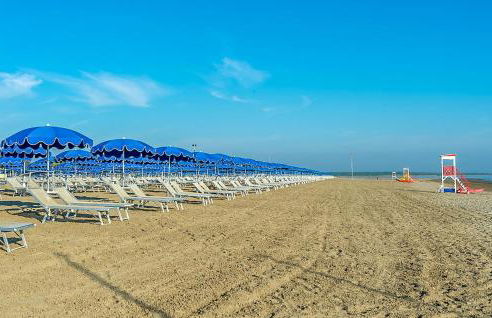 3 Bedroom Nice Home In Albarella Ro - Foto 34