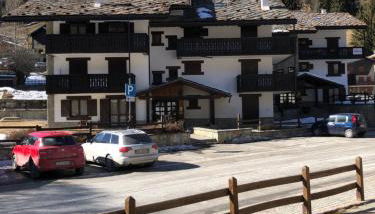 AMPIO MONOLOCALE IN CENTRO CHAMPOLUC - Foto 1