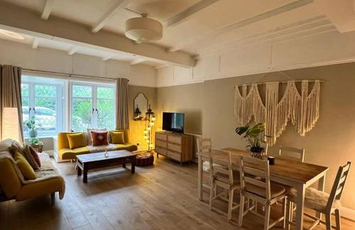 Beautiful flat sleeps 4 in Taplow Maidenhead Near Windsor and Ascot racecourses Near Legoland - Foto 1