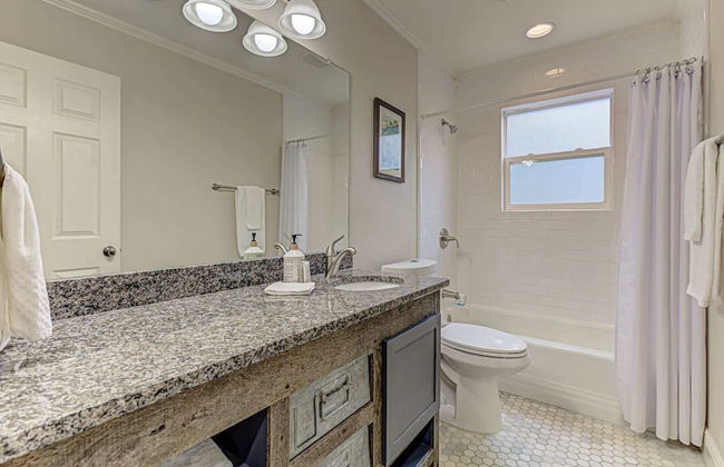 Rooftop Deck w/ City Views! - Foto 18