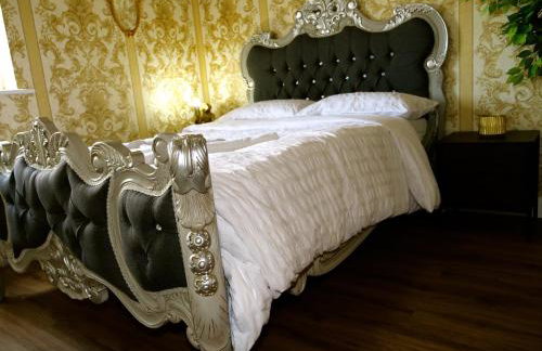 Stunningly Opulent Gold Apartment Near Sheffield FULL SKY TV - Foto 2