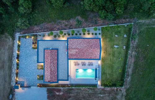 Villa Lastine by Villsy - Photo 50