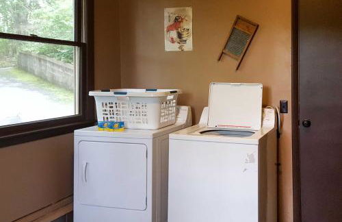 Natures Retreat with Hot Tub 7 Mi to Bryson City - Foto 19