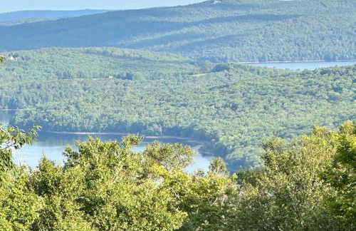 Hike, Ski and Relax Renovated Retreat in Wilmington - Foto 43