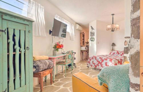 Quirky Santa Cruz Studio with Shared Courtyard! - Foto 1