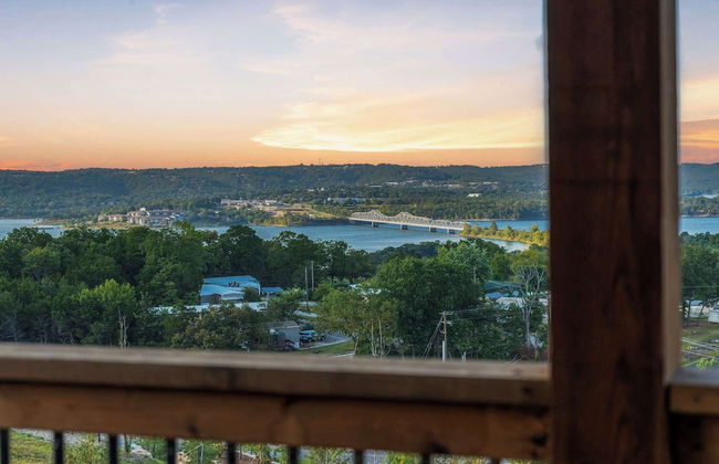 A Birds Eye Bridge View - 5 BDR w/ Private Hot Tub - Foto 49