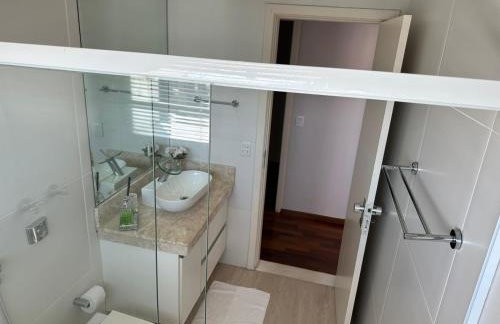 Mansão Casa Blanca em São Roque c/ 5 vagas garagem - Foto 50