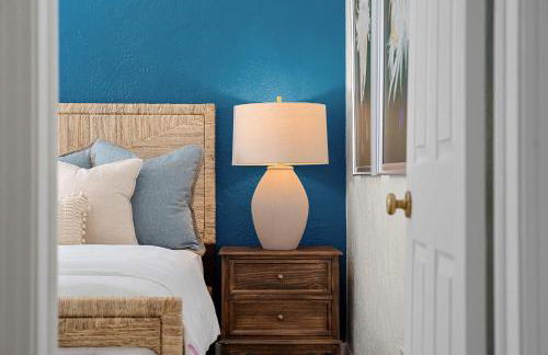 Walk to Beach, Heated Pool, Dog-Friendly, Firepit - Foto 33