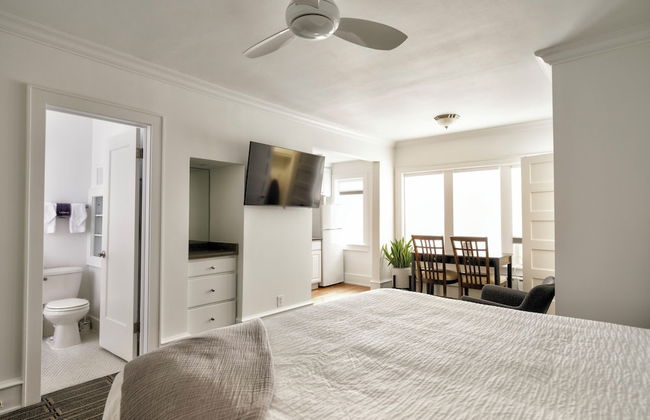 The Plaza Hotel - Photo 25