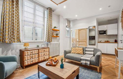 Eiffel Tower & Champs-Elysees - Paris Vacation Rentals - Foto 1