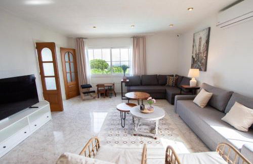 2 Private Abodes in One Magnificent Villa! - Foto 11