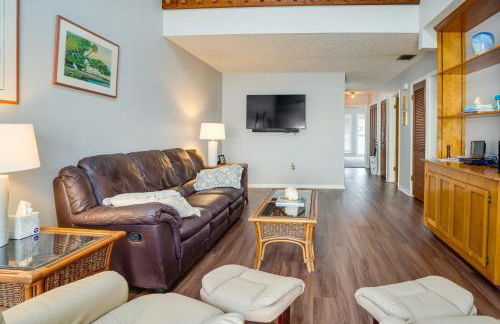 Walk to Restaurants Downtown Leesburg Townhome! - Foto 5